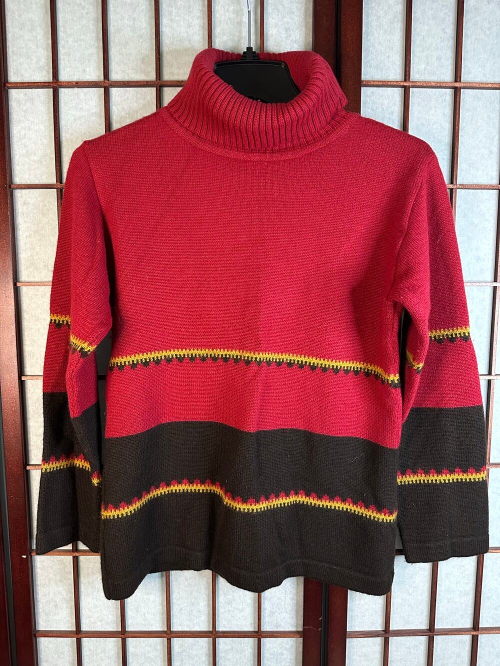 Epogee women's red and black color-block turtleneck sweater size medium